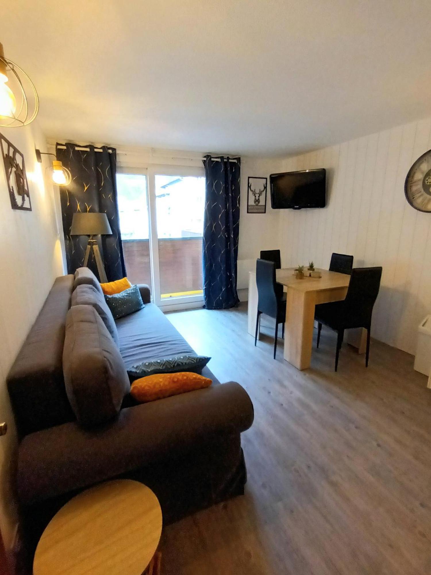 סן-לארי-סולאן Appartement 4-6 Pers Proche Centre Village מראה חיצוני תמונה